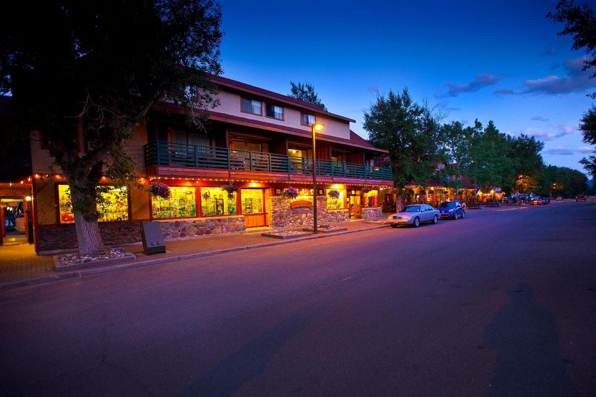 Bayshore Inn & Spa Waterton Park Exterior foto