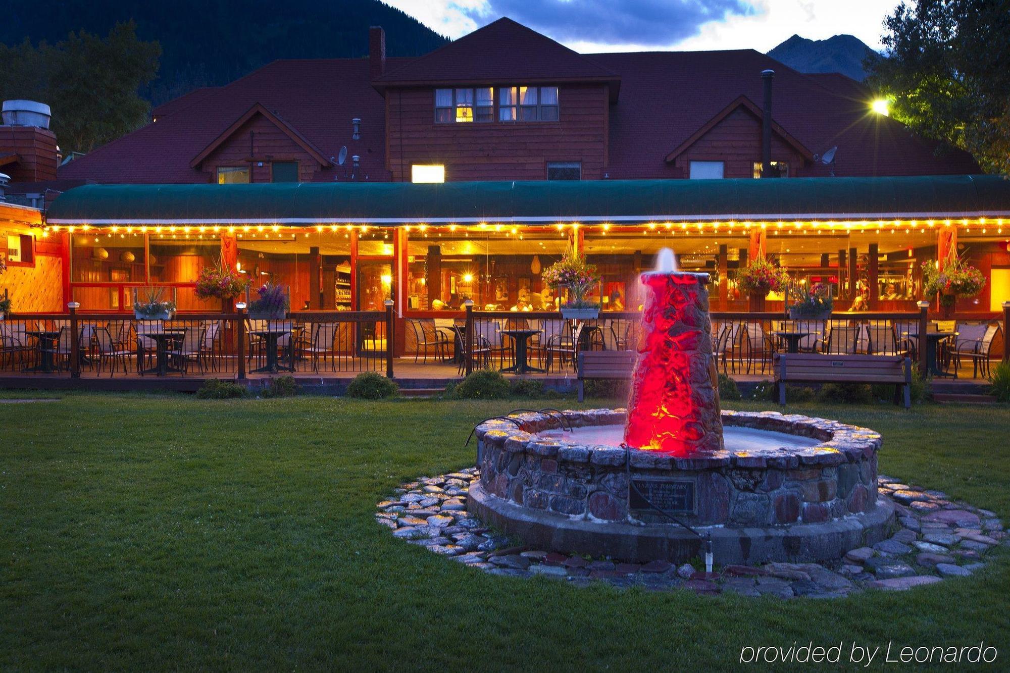 Bayshore Inn & Spa Waterton Park Exterior foto