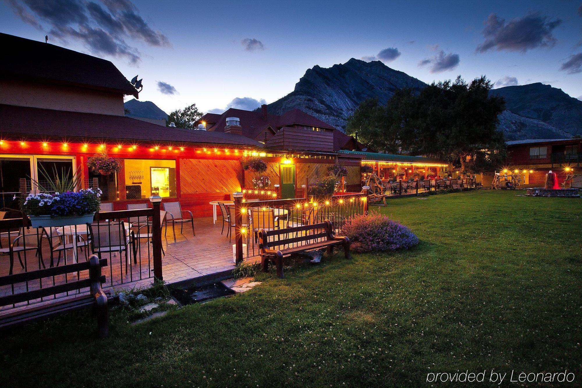 Bayshore Inn & Spa Waterton Park Exterior foto