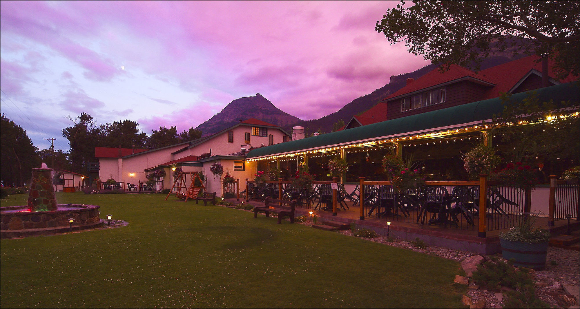 Bayshore Inn & Spa Waterton Park Exterior foto