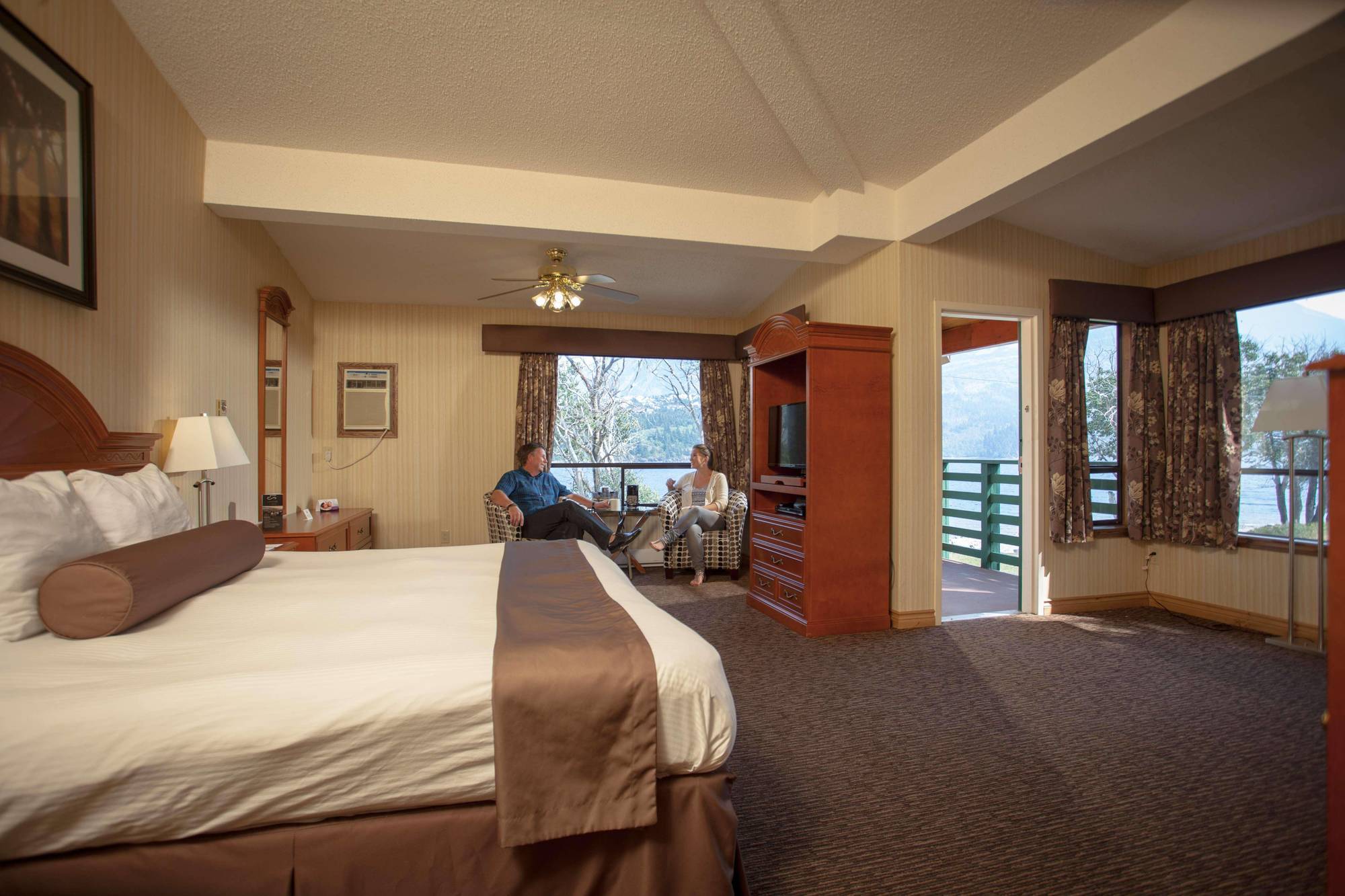 Bayshore Inn & Spa Waterton Park Exterior foto