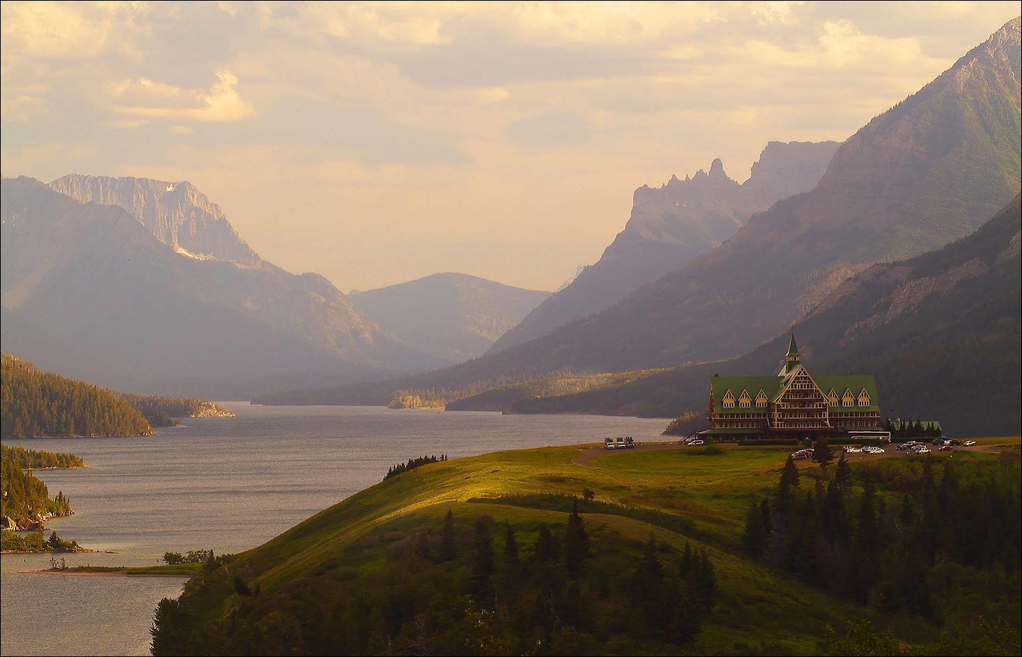 Bayshore Inn & Spa Waterton Park Exterior foto